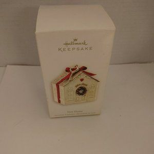 Hallmark Keepsake Christmas Ornament "NEW HOME" Shape House w/ Ribbon & Key 2007